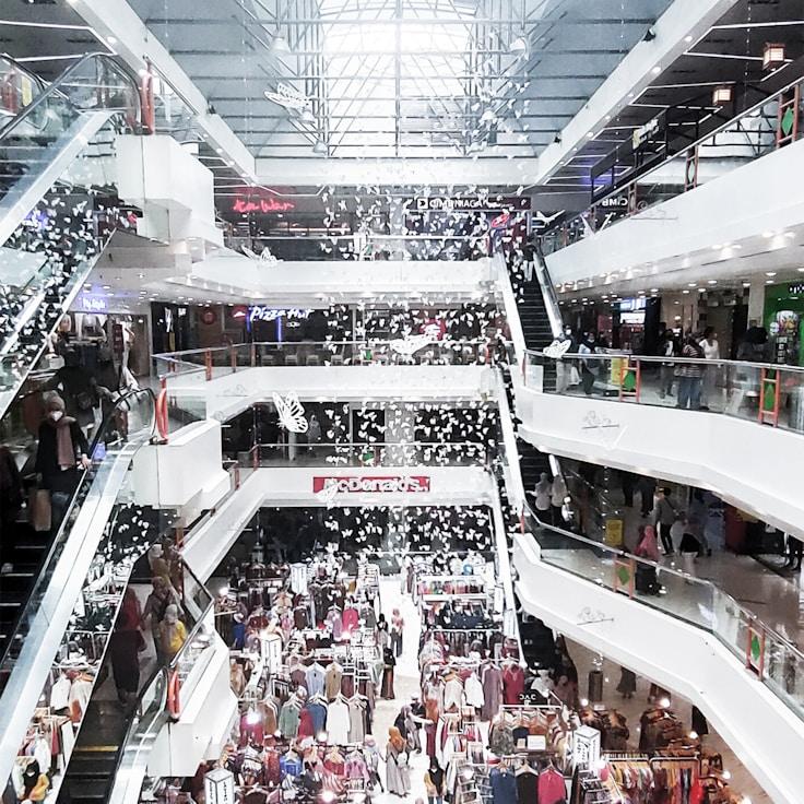 Dining out as an expat family in United States